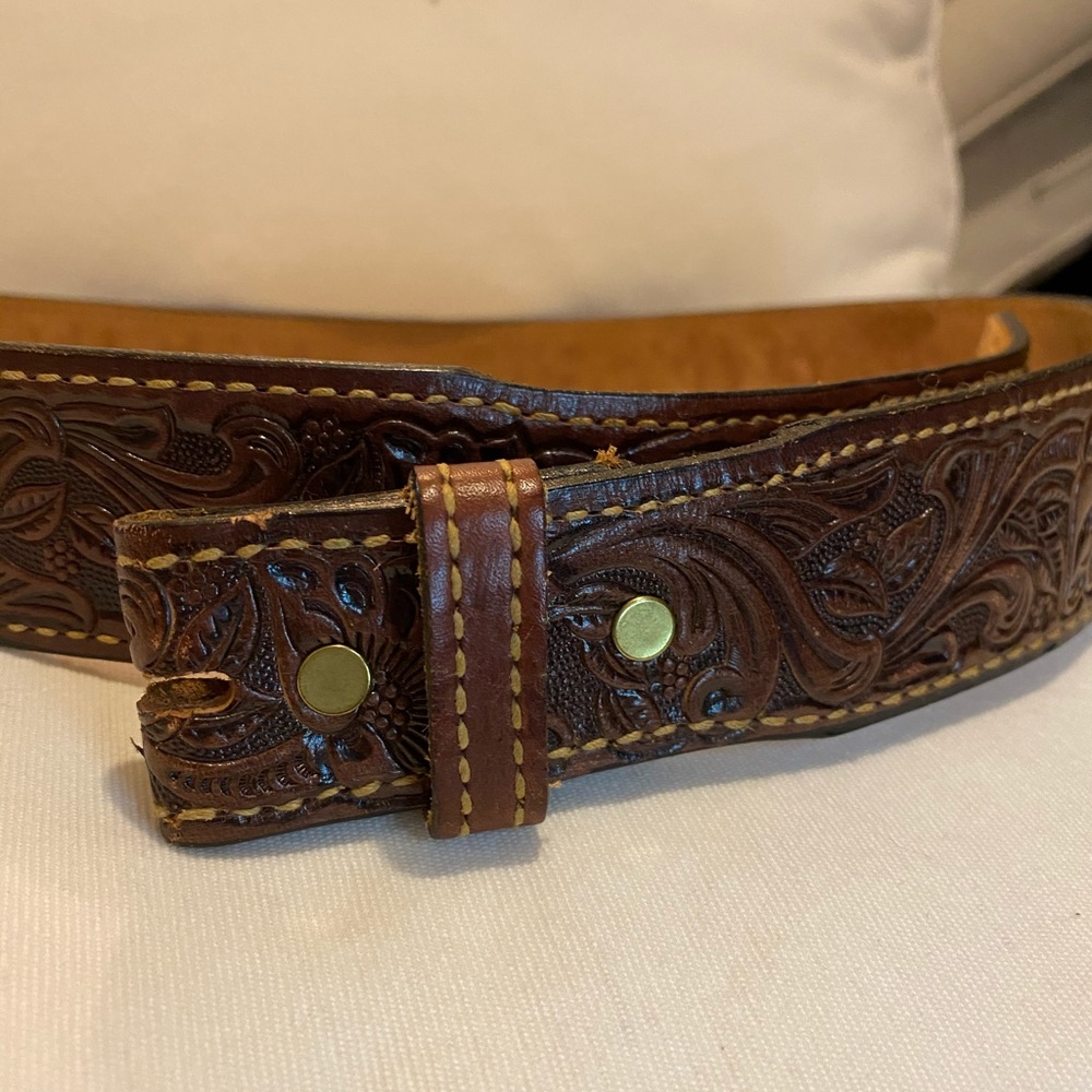 Vintage top grain cowhide western style belt sz 42
